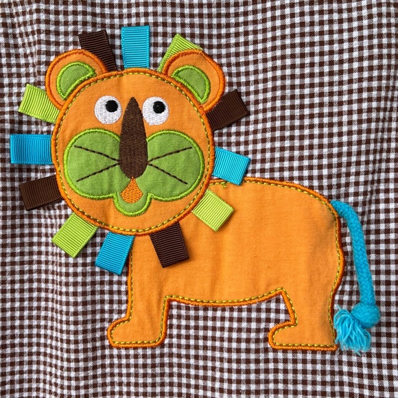 •Cre8ions• Gingham One Piece Lion Romper - Size 18 Months - Picture 4 of 9